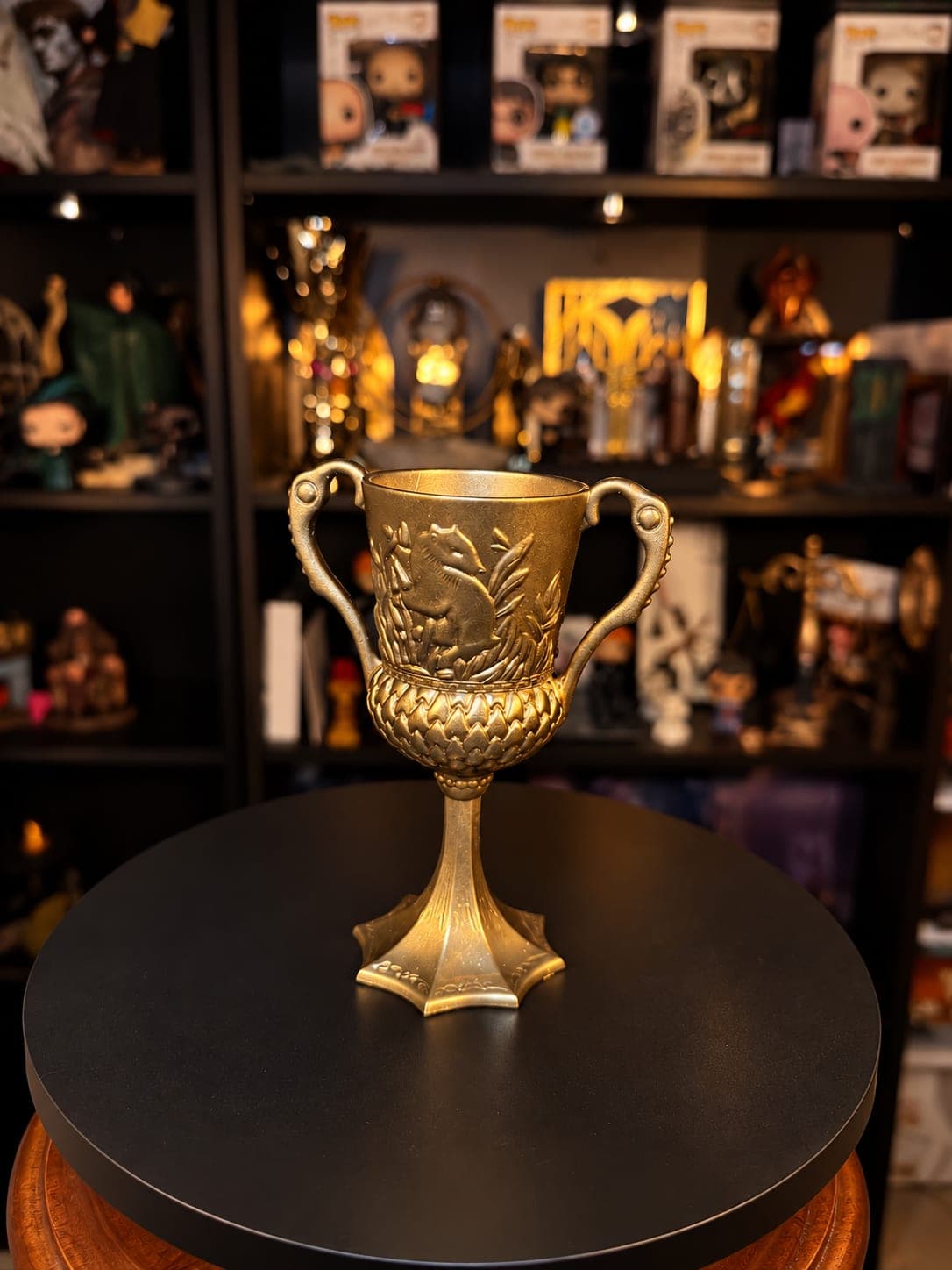 copa de hufflepuff horrocrux dorada figura coleccionable mundo magico