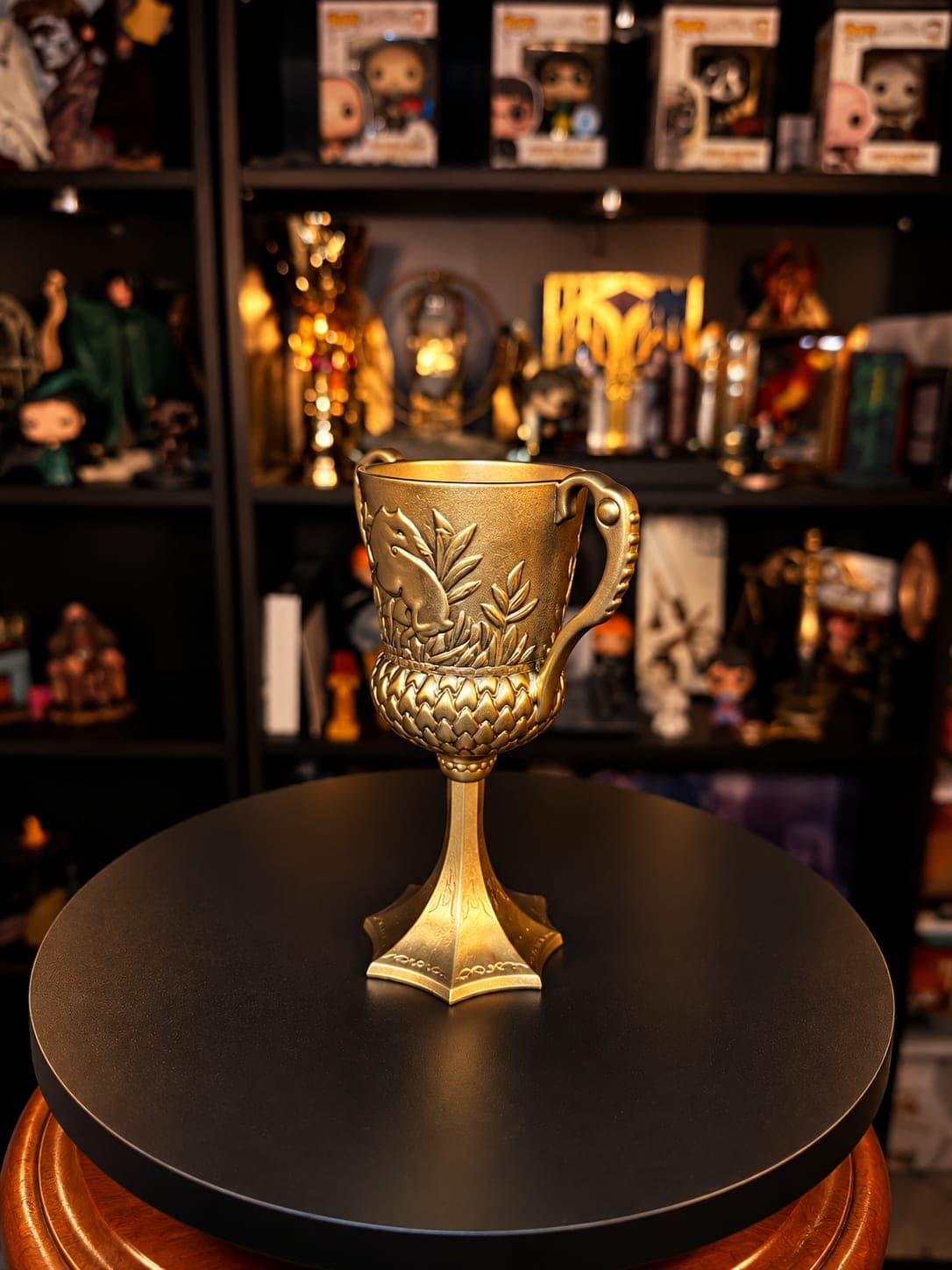 copa de hufflepuff horrocrux dorada figura coleccionable mundo magico