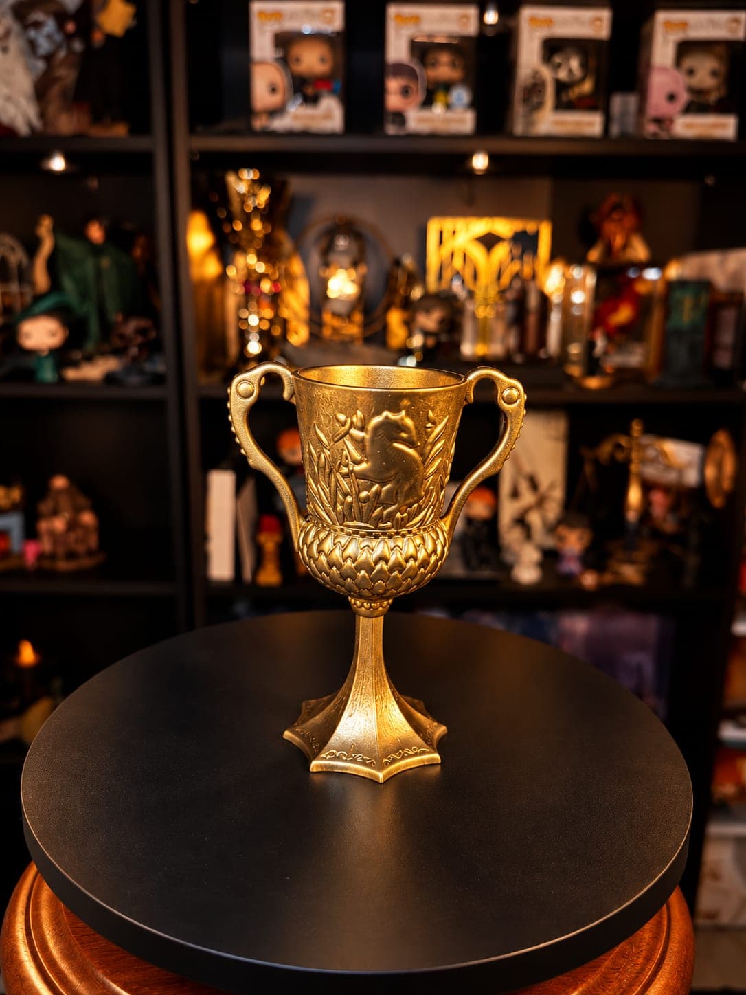 copa de hufflepuff horrocrux dorada figura coleccionable mundo magico