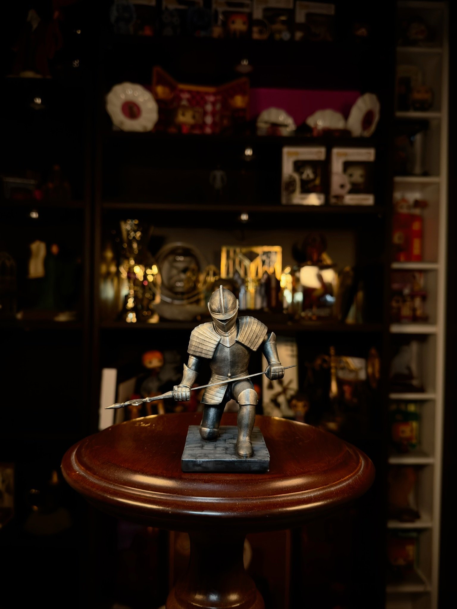 guardián de hogwarts inspirado en el hechizo piertotum locomotum estatua mágica protectora del castillo del mundo mágico de harry potter